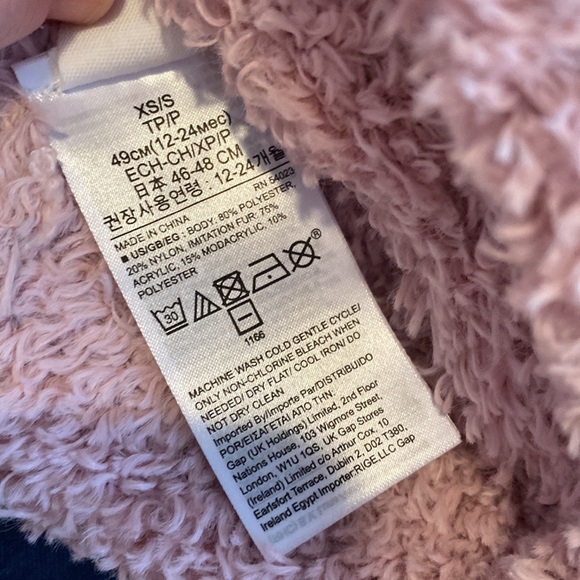 NWOT Super soft winter hat with Pom poms - Picture 2 of 4